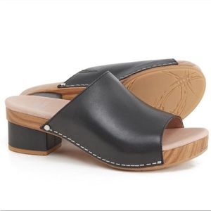 Dansko Maci Clog Slide